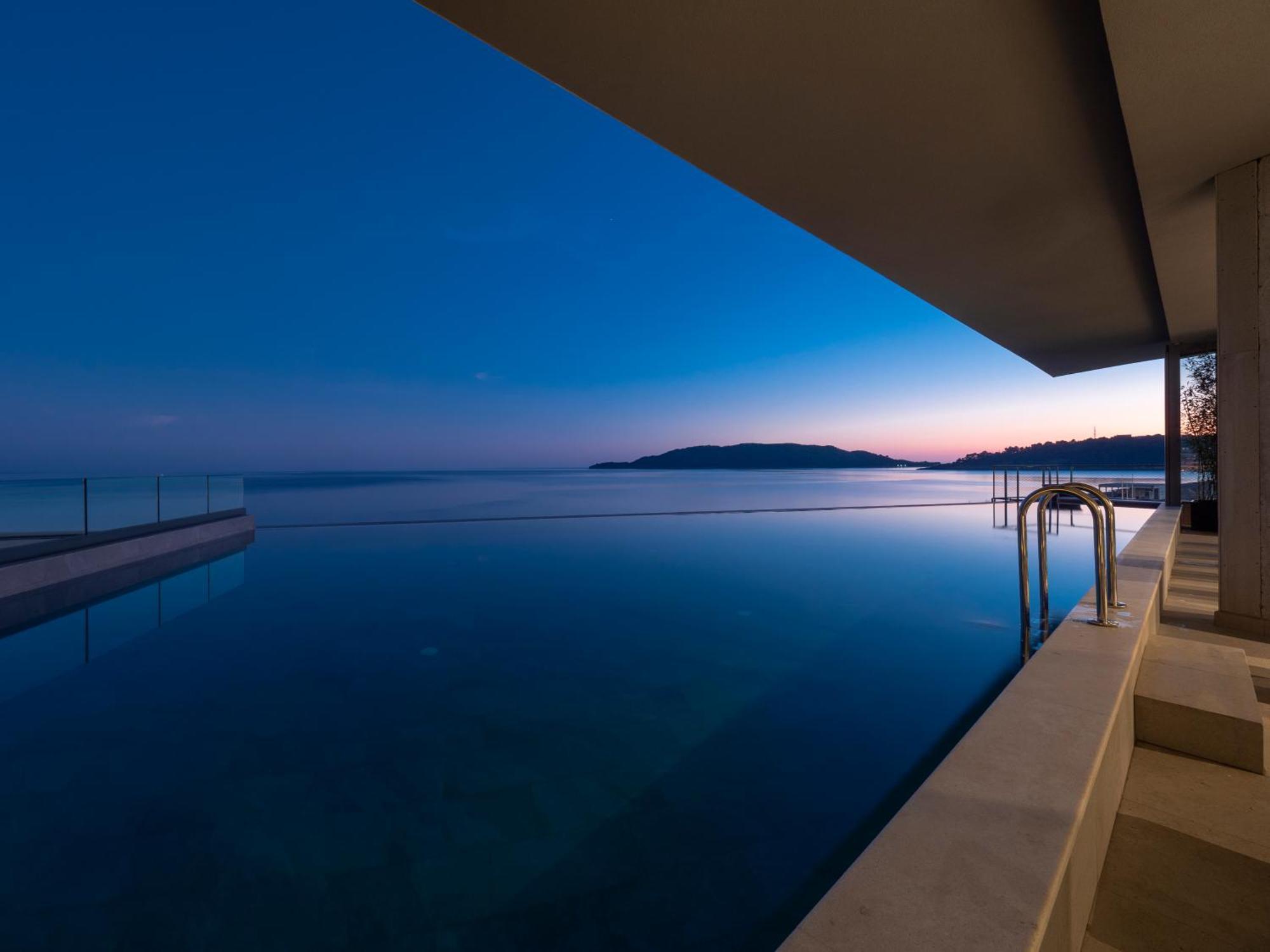 Sea Star 5* Budva